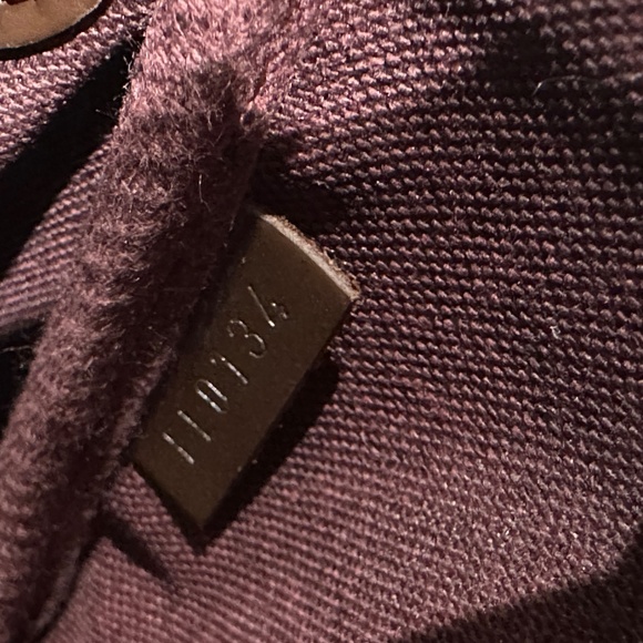 Louis Vuitton Favorite PM - Picture 6 of 13